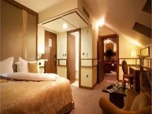 York Place Hotel 4*