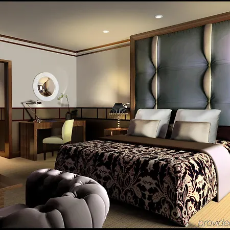 Отель York Place 4*